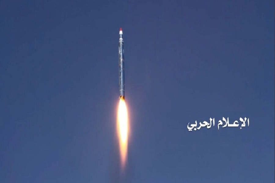 اليمن. إطلاق صاروخ باليستي علي معسكر سعودي في عسير