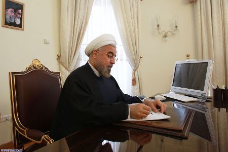 الرئيس روحاني ينهيء نظيره التركمنستاني لاعادة انتخابه رئيسا للبلاد