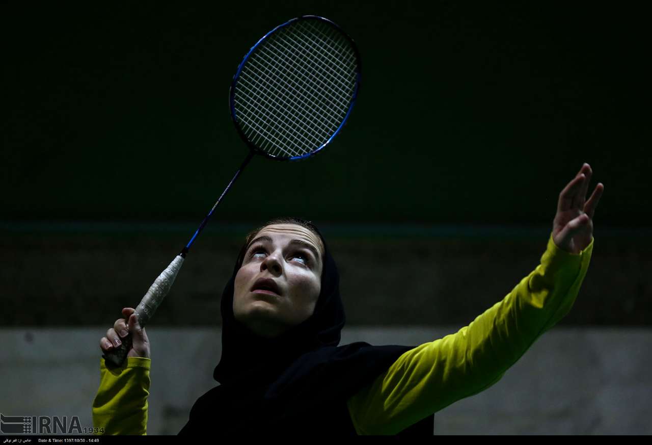 لاعبة إيرانية تلتحق بمعسكر المتفوقين في رياضة كرة الريشة عالميا