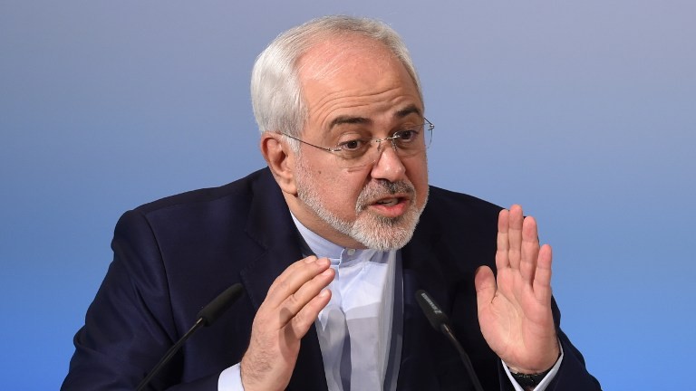 ظريف : اجراء ترامب بعدم تاييد التزام طهران بالاتفاق النووي يمس مصداقية واشنطن