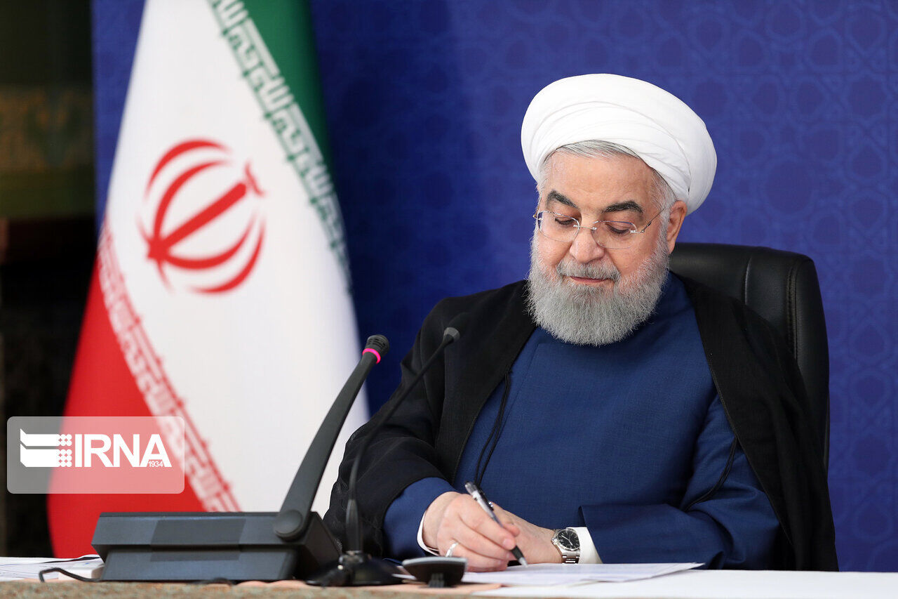 الرئيس روحاني يهنئ فرنسا بالعيد الوطني