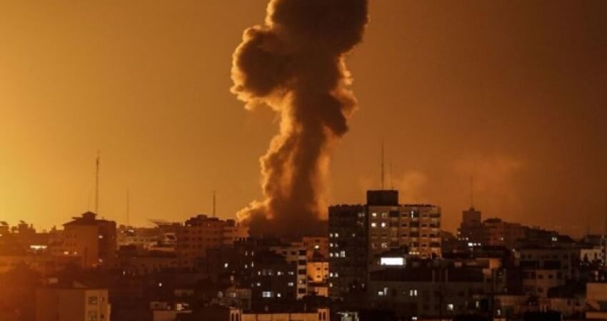 مدفعية الاحتلال تقصف موقعين في غزة وجنوبه