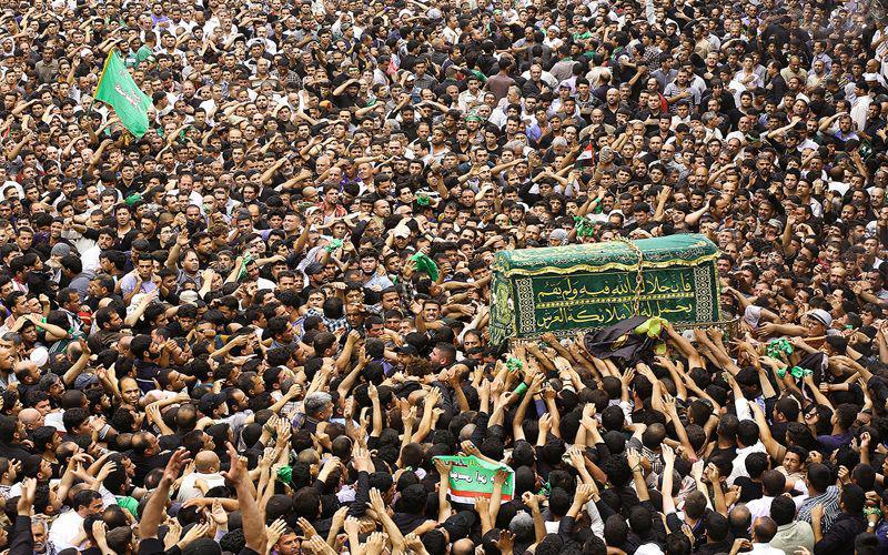حشود الزوار تواصل السير نحو الكاظمية المقدسة