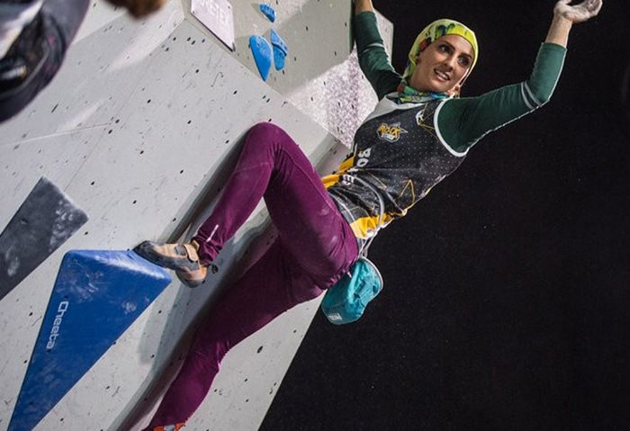 المتسلقة الايرانية 'الناز ركابي' تفوز بذهبية بطولة آسيا لتسلق الصخور