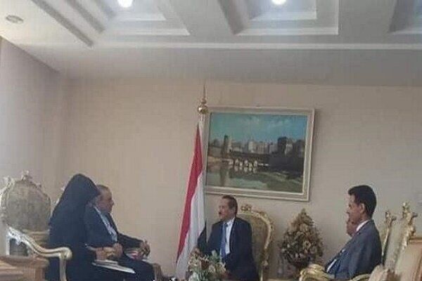 وزير الخارجية اليمني يتسلم نسخة من اوراق اعتماد السفير الايراني في صنعاء