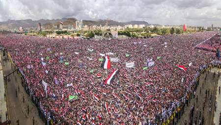 ميدان السبعين في صنعاء يشهد احتشاد ملايين اليمنيين في الذكري الثانية للصمود في مواجهة العدوان