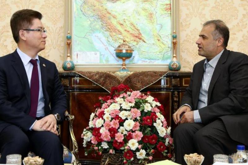 سفیر كوریا الجنوبیة فی طهران : سیول تواصل شراء النفط الایرانی