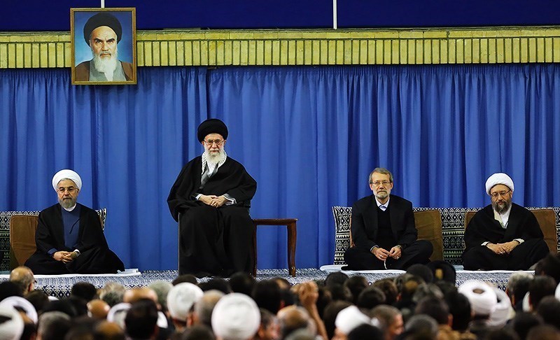 قائد الثورة يستقبل عددا من المسؤولين وضيوف مؤتمر الوحدة الاسلامية