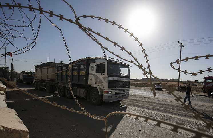 الاحتلال يفرض عقوبات جديدة ضد غزة والفصائل تحذر