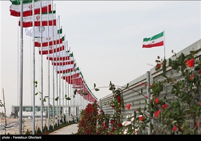 الرئیس روحانی یرعی افتتاح معرض طهران الدولی للکتاب فی «مدینة الشمس»