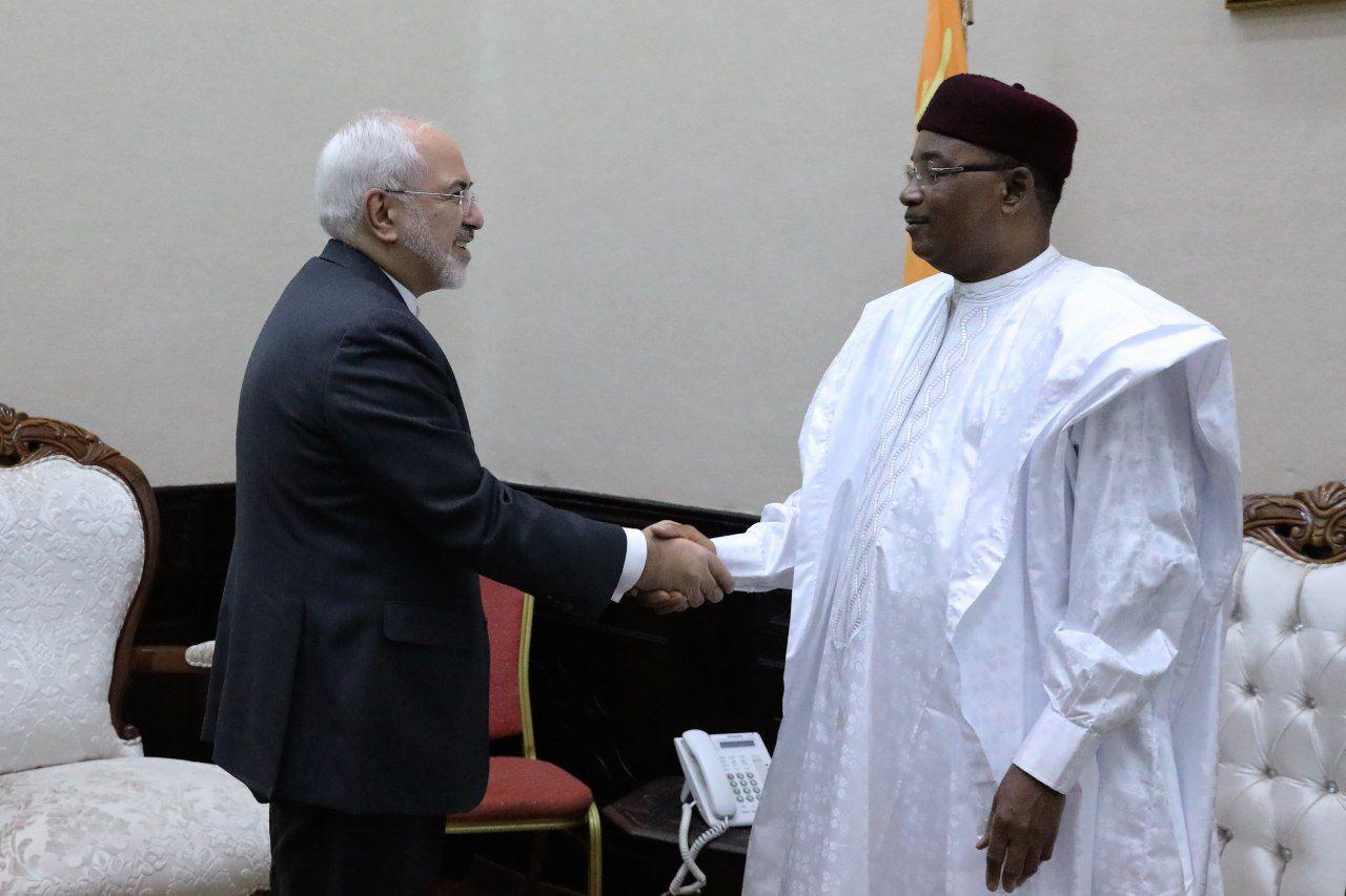 ظريف ورئيس النيجر يؤكدان علي تطوير العلاقات السياسية ومكافحة الارهاب