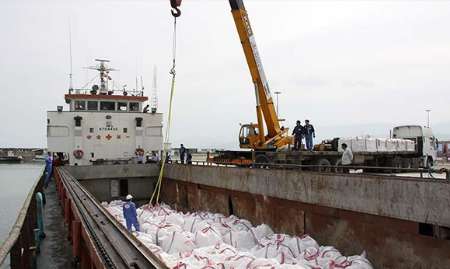 التصدير من ميناء آستارا يشهد نموا نحو 63%