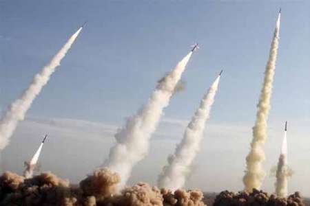 هجوم صاروخی للحرس الثوری الایرانی علي مقر قیادة الارهابیین فی دیر الزور