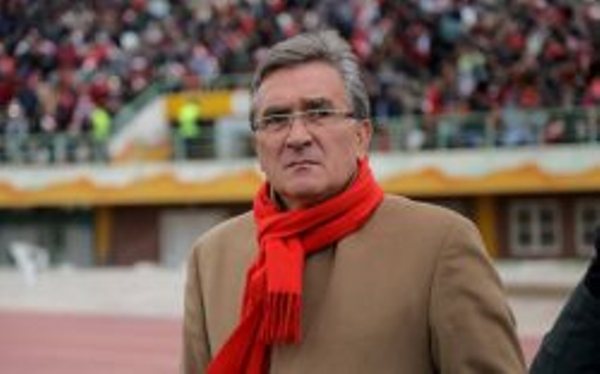 اليورو بدل الدولار في سداد الراتب الشهري لمدرب برسبوليس