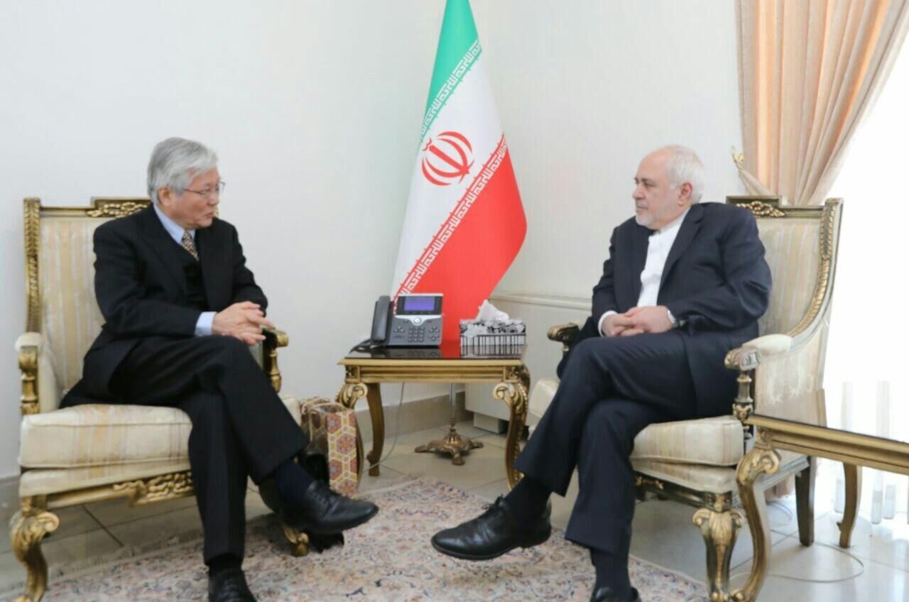 ظريف يؤكد دعم إيران لعملية السلام في أفغانستان باشراف الحكومة فيها