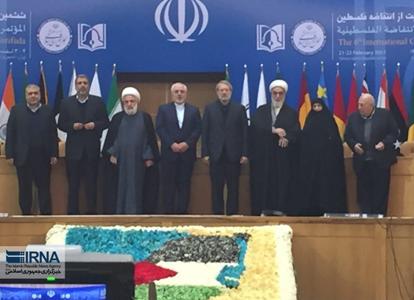 إيران تكرم شهداء الإنتفاضة الفلسطينية وأسرهم