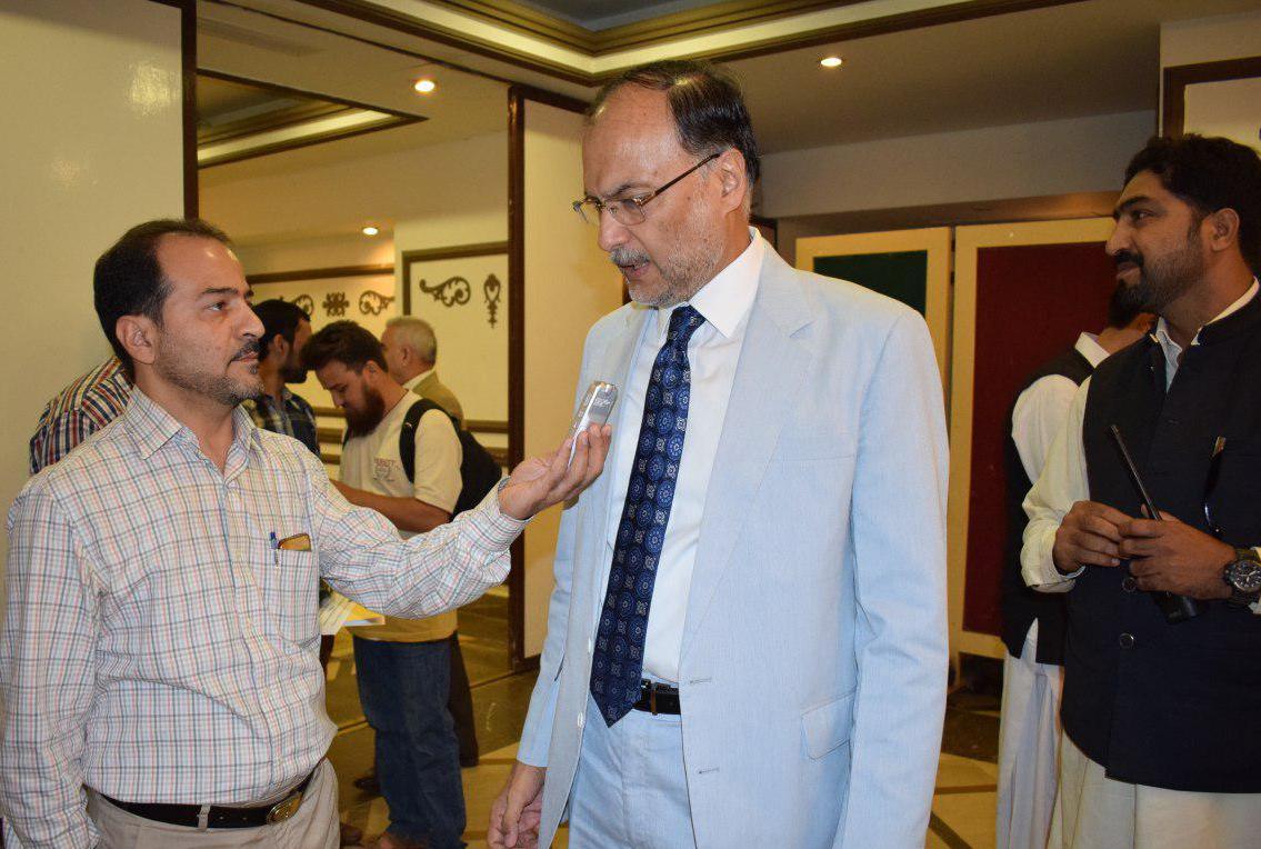 وزير الداخلية الباكستاني: مستقبل باهر امام العلاقات الودية بين ايران وباكستان