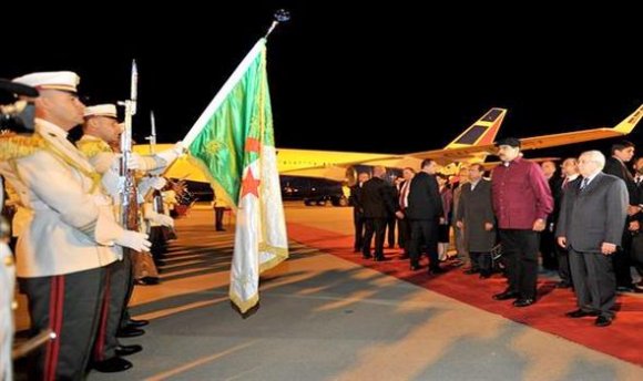 الرئيس الفنزيلي يشرع في زيارة للجزائر