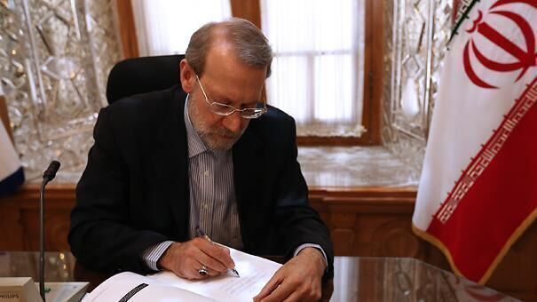 لاریجاني یهنئ نظیره الترکي بالذکری المئویة لتاسیس برلمان بلاده