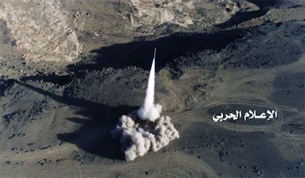 القوة الصاروخية اليمنية تستهدف بصاروخ بدر1 الباليستي المدينة الصناعية بجيزان