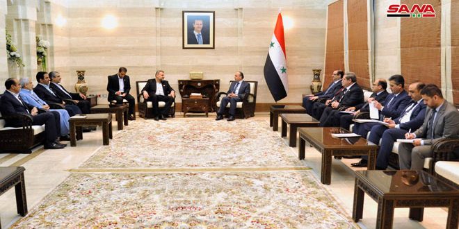 رئيس وزراء سوريا يرحب بمشاركة الشركات الإيرانية في مرحلة إعادة الإعمار