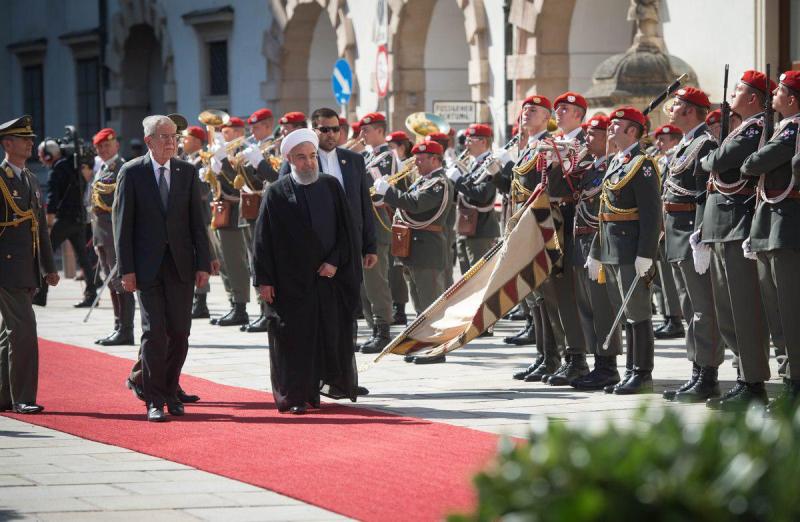 استقبال رسمي للرئيس روحاني في قصر هوفنهايم في العاصمة فيينا