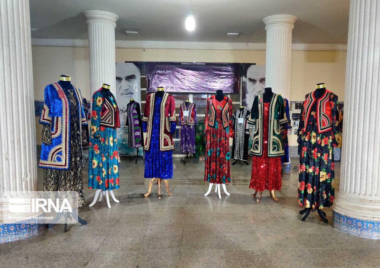 افتتاح المهرجان الوطني الرابع للأزياء والملابس في خرم آباد