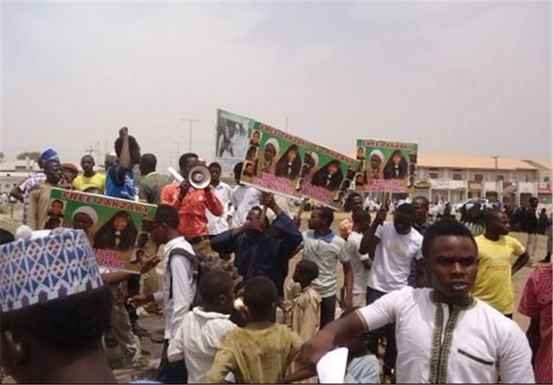 بالصور.. مظاهرات طلابیة فی نیجیریا نصرة للشیخ الزکزاکی