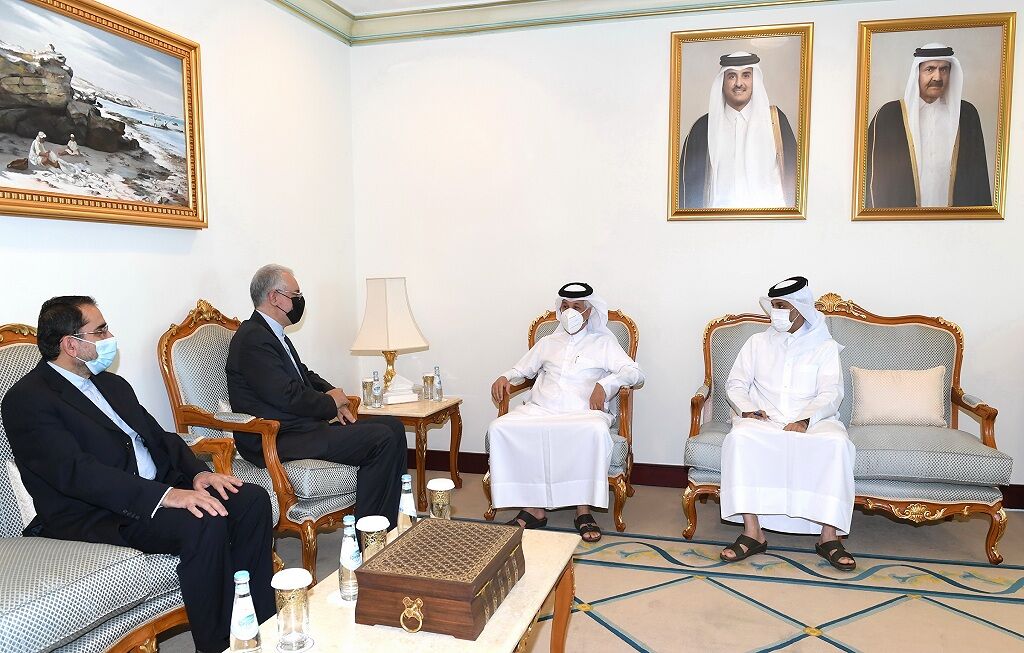 السفير الايراني في الدوحة يجري مباحثات مع وزير الدولة للشؤون الخارجية القطري