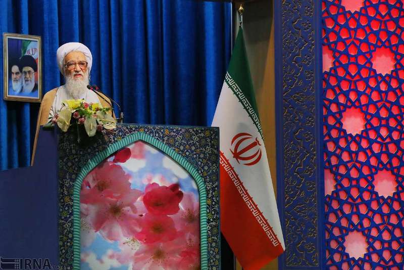 امام جمعة طهران يدعو الحكومة لاتخاذ خطط اقتصادية فاعلة