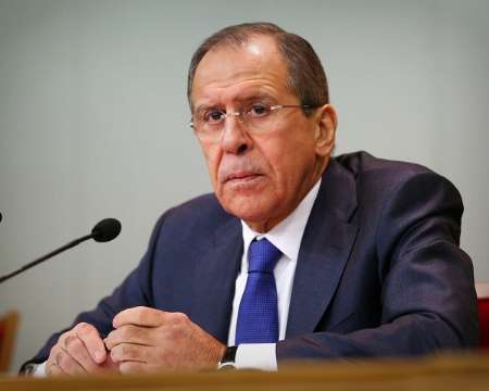 لافروف : موسكو ودمشق وطهران تطالب واشنطن باحترام سيادة سوريا