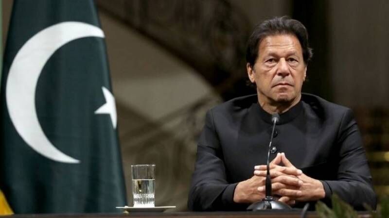 عمران خان: الحظر الامريكي يعرقل جهود إيران في مكافحة كورونا