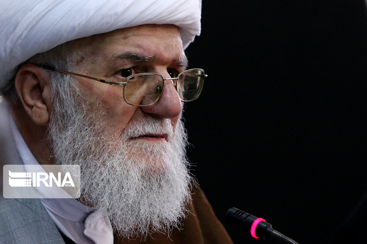 السيد عمار الحكيم يعزي بوفاة آية الله محمد علي تسخيري