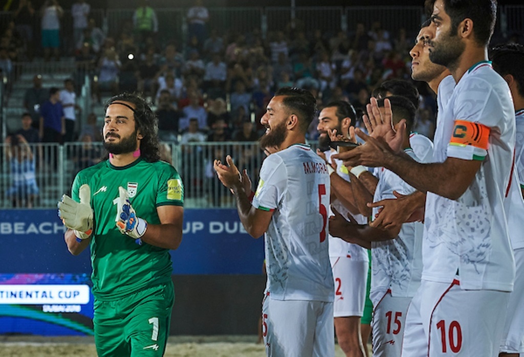 ايران تفوز علي روسيا في بطولة كاس القارات للكرة الشاطئية