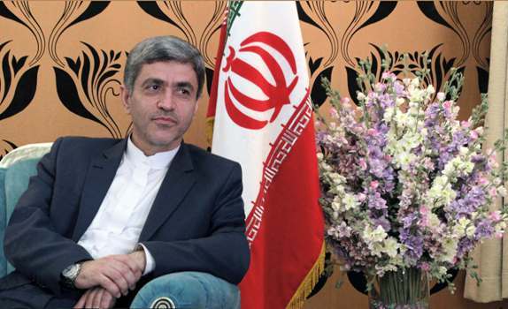 وزير الإقتصاد الإيراني حصل علي جائزة 'لي كوان يو' في سنغافوره