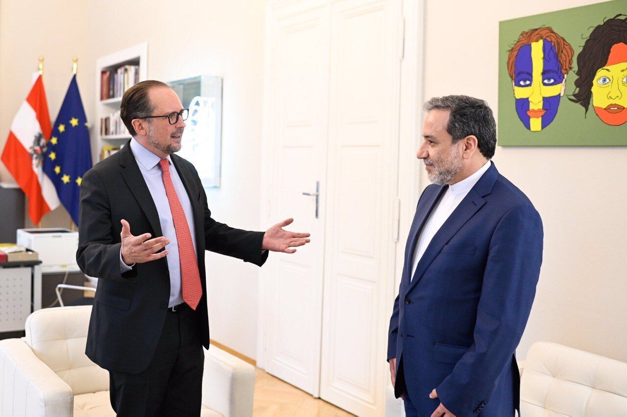 محادثات بين عراقجي ووزير خارجية النمسا حول الاتفاق النووي