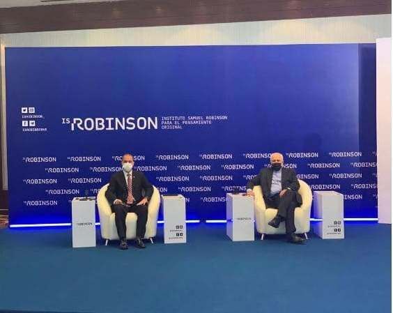 ظريف يحضر اجتماع “ايران – فنزويلا المشترك للدفاع عن العالم الجديد”