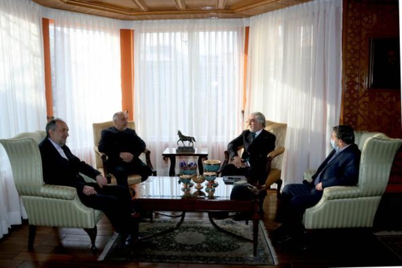 عبد الله عبد الله يثمن موقف إيران المبدئي من السلام في أفغانستان