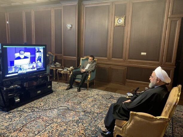 روحاني يتابع إجراءات مكافحة كورونا في البلاد عبر الفيديو كنفرانس  