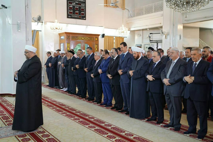 الرئيس الأسد يؤدي صلاة عيد الأضحي المبارك في رحاب جامع الروضة بدمشق