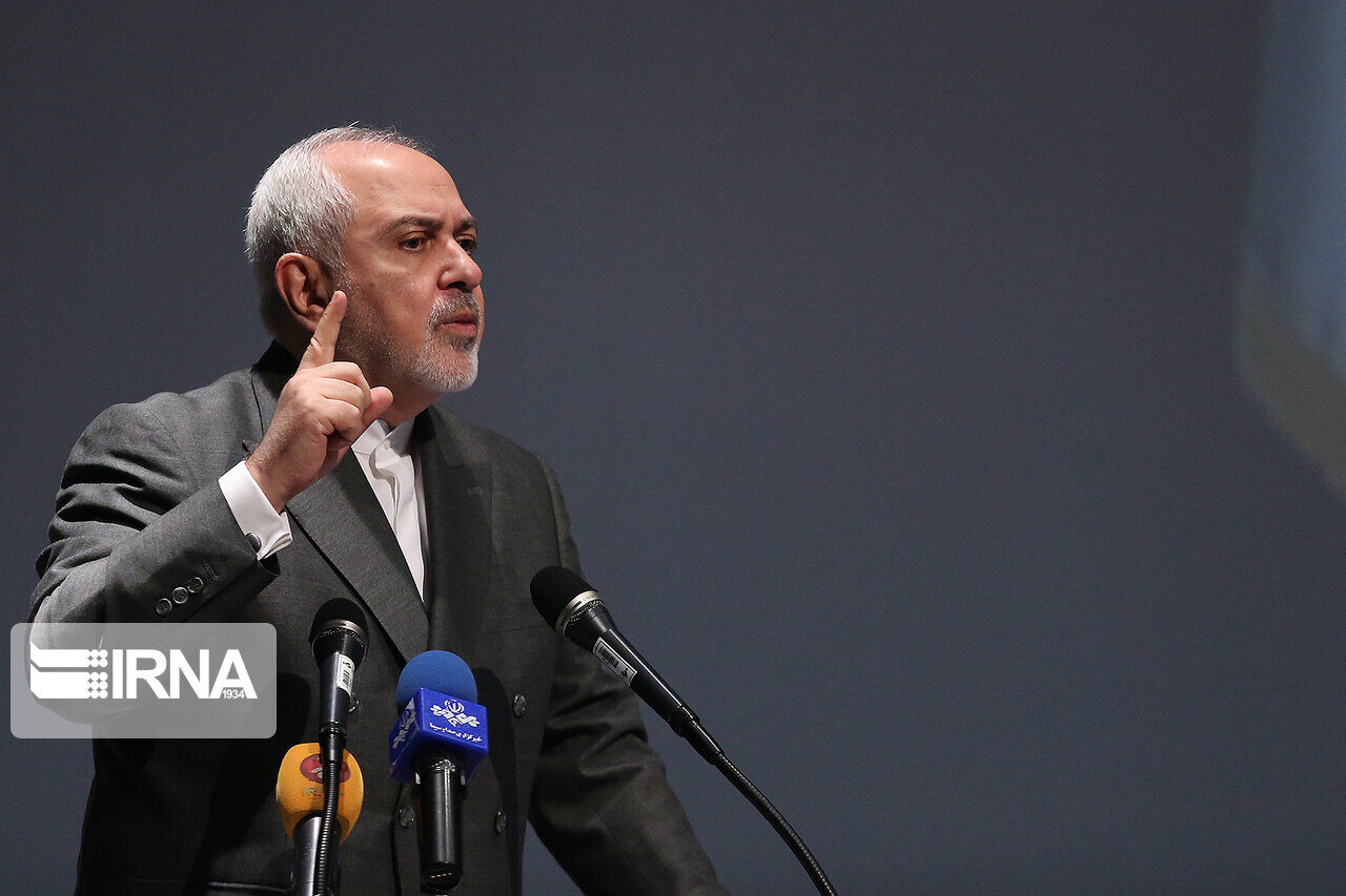 ظریف : بعد هزیمة “الضغوط القصوی” بومبیو یسعی للشراکة في الاتفاق النووي
