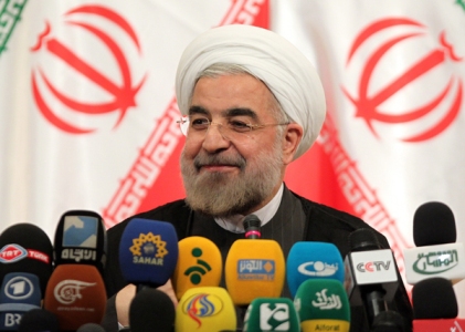 بار العالم الاسلامي الرئيس روحاني يعقد مؤتمرا صحفيا بحضور مراسلين محليين واجانب