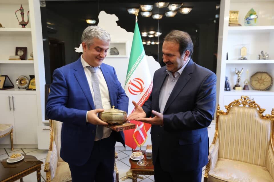 محافظ فارس يؤكد على توسيع العلاقات مع الدنمارك
