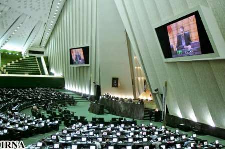 الحكومة ملزمة بدعم حقوق ايران من مياه نهر هلمند