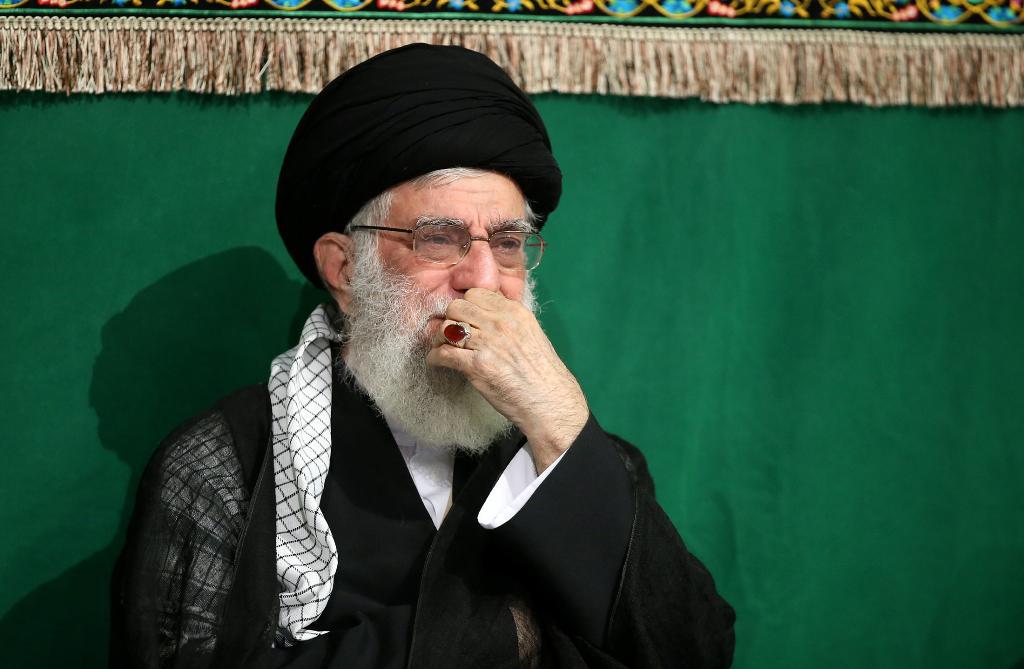 إقامة مراسم الليلة الاولي من العزاء بذكري إستشهاد الامام الحسين (ع) بمشاركة قائد الثورة الاسلامية