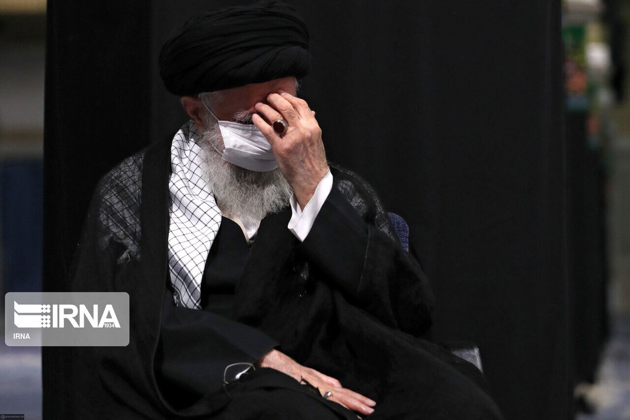 اقامة مراسم قراءة زيارة الاربعين بحضور اية الله الخامنئي