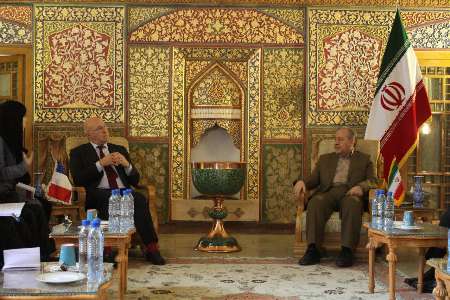 محافظة اصفهان مستعدة لتطوير العلاقات مع فرنسا