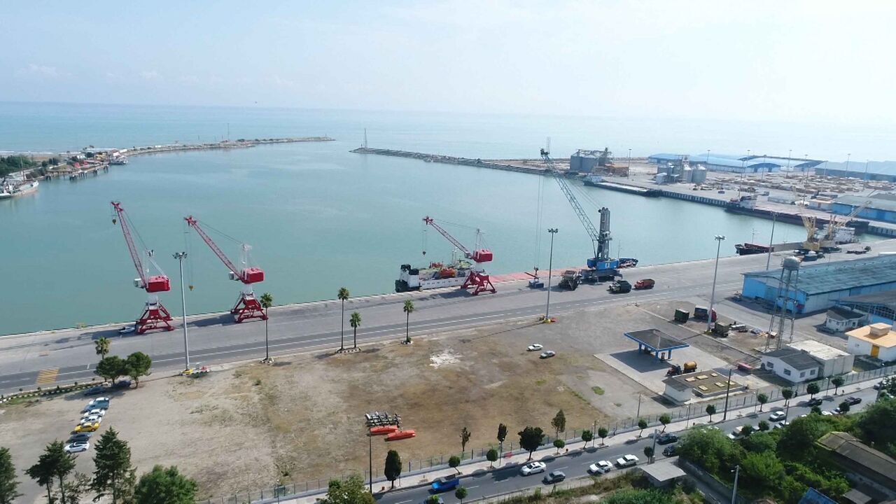 جميع مهمات منظمة الموانئ والملاحة البحرية الايرانية جارية بلا توقف