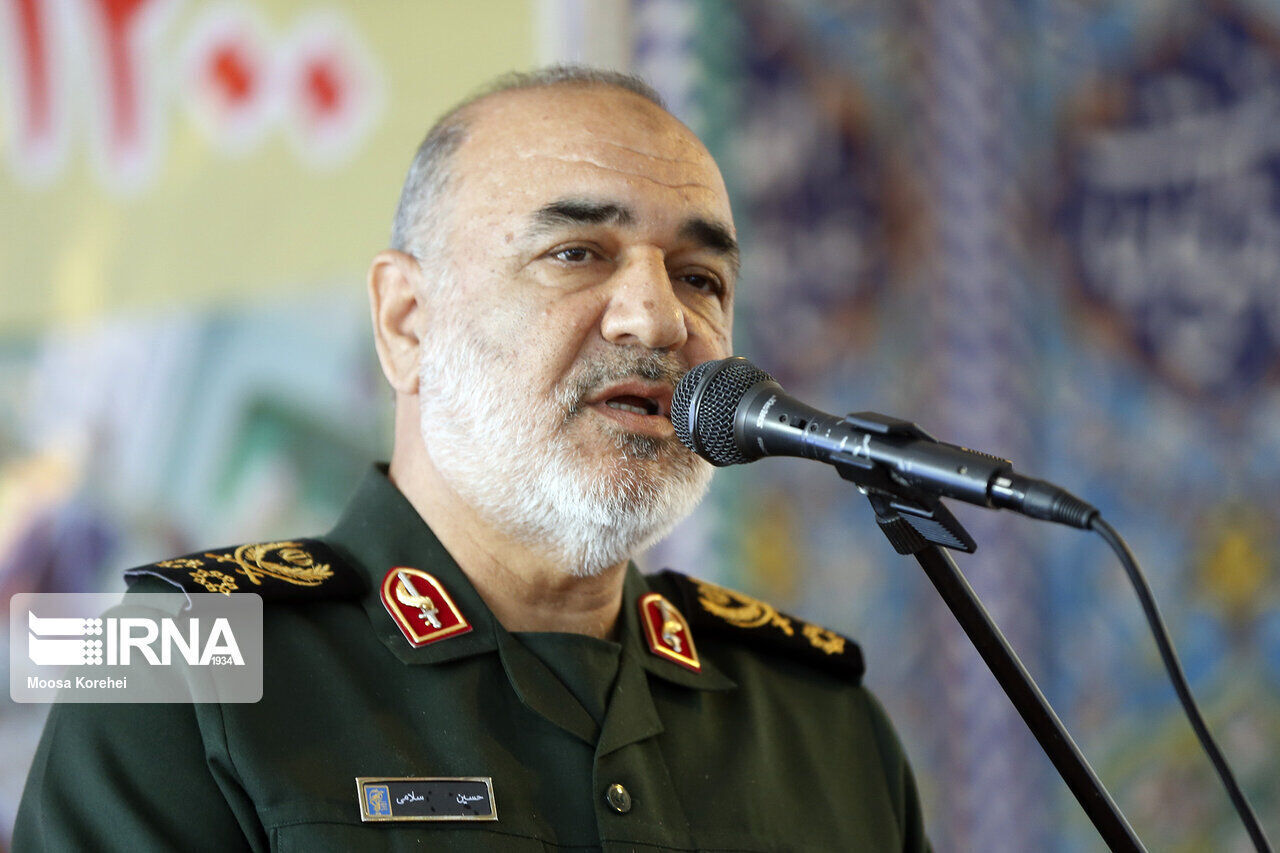 قائد حرس الثورة : لن نترک الشعب اللبنانی فی الظروف الصعبة
