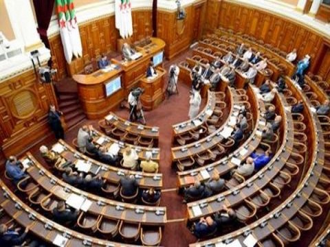 البرلمان الجزائري يصادق علي مخطط عمل الحكومة